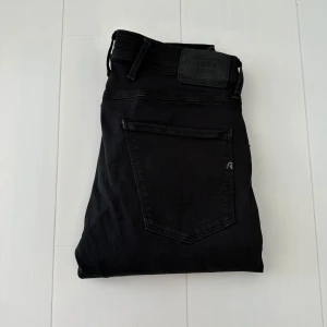 Replay anbass  - Replay anbass jeans | storlek 29/32 | skick 9/10 | fraktar via PostNord eller Instabox på köparens bekostnad | hör av dig vid funderingar 