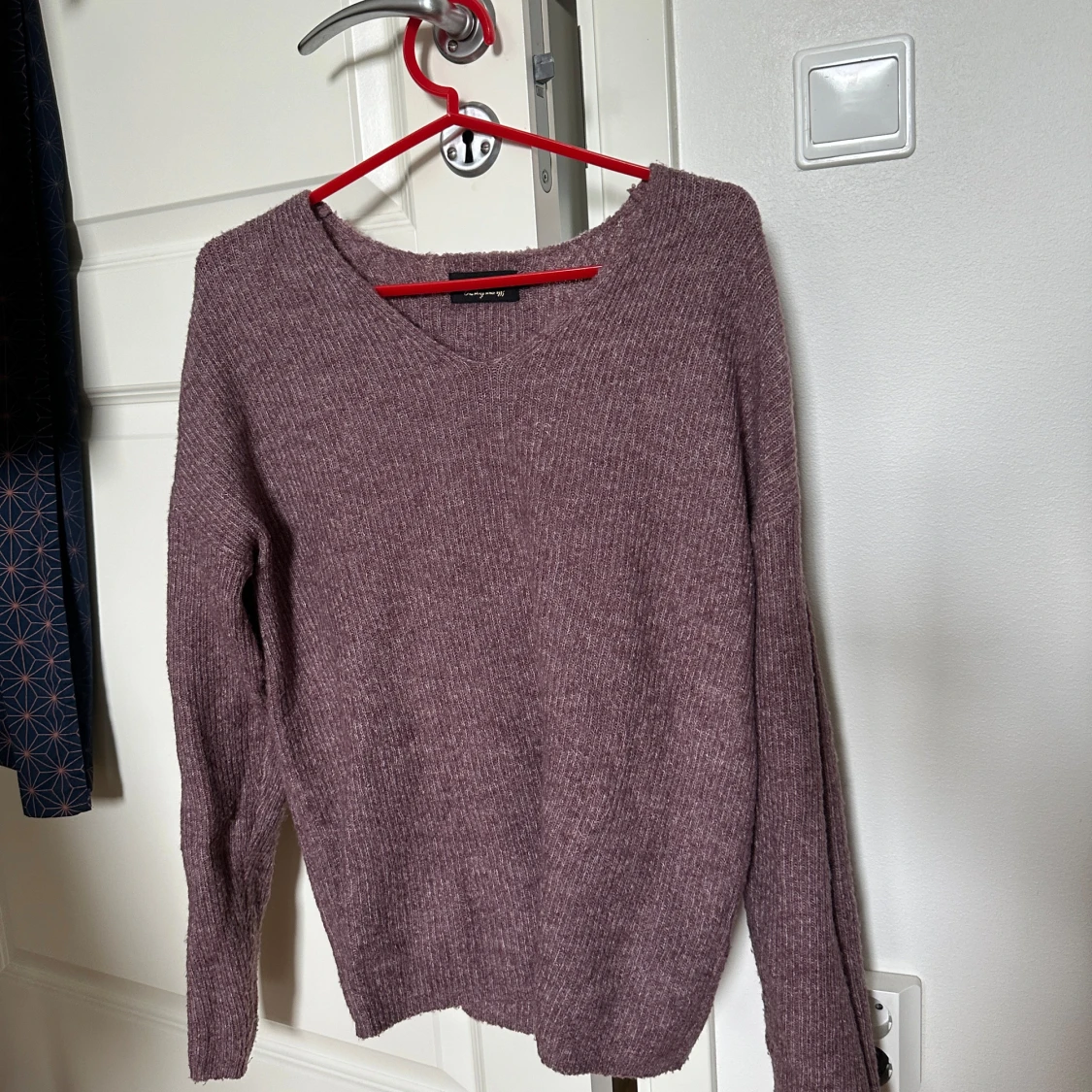 Lila stickad tröja från ONLY