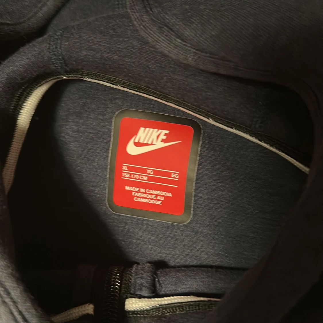 Mörkblå hoodie från Nike. Nike tech. - 2