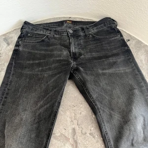 Lee jeans - Ett par Lee daren zipfly jeans i storlek 32/32, dom är i bra skick, skriv för funderingar och pris kan diskuteras