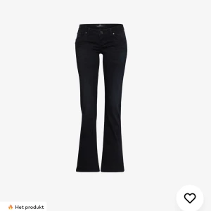 Lbt valerie jeans - Säljer dessa lågmidjade bootcut jeansen från lbt i modellen Valerie. Säljer då de inte kommer till användning längre. Använda endast ett fåtal gånger. I storlek 26x30💕💕 nypris 800