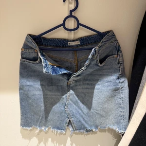 Jeans Kjol - Säljer min fina jeans kjol från Gina då den inte används längre. 