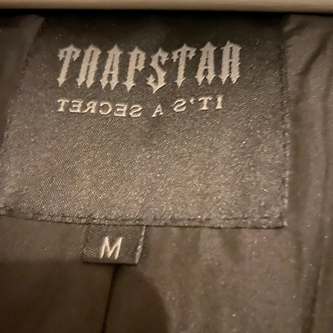 Svart pufferjacka från Trapstar kvitto finns - 1