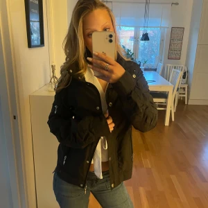 Fin vårjacka - Använd ett antal gånger, bra skick, storlek S från vila!💕