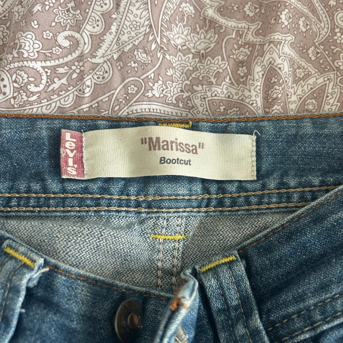 Blå bootcut jeans från Levi's - 2
