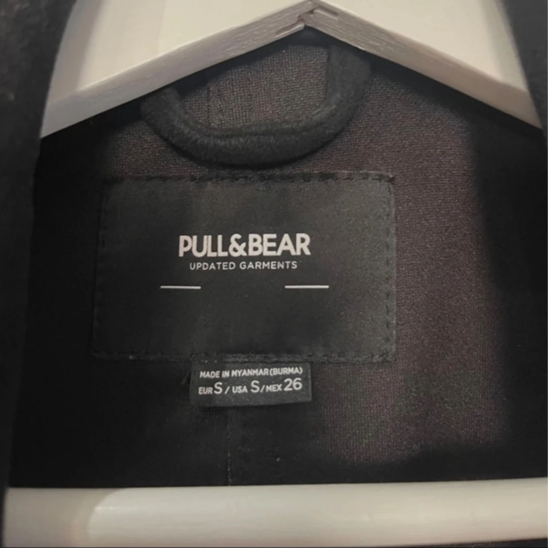 Svart skinnjacka från Pull&Bear - 3