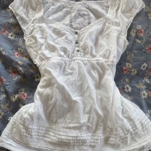 !!SÖKER!! - SÖKER. Jag söker något i stil med dessa snygga toppar hittade på Pinterest 