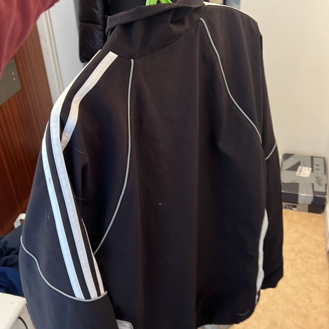 Svart träningsjacka från Adidas - 3