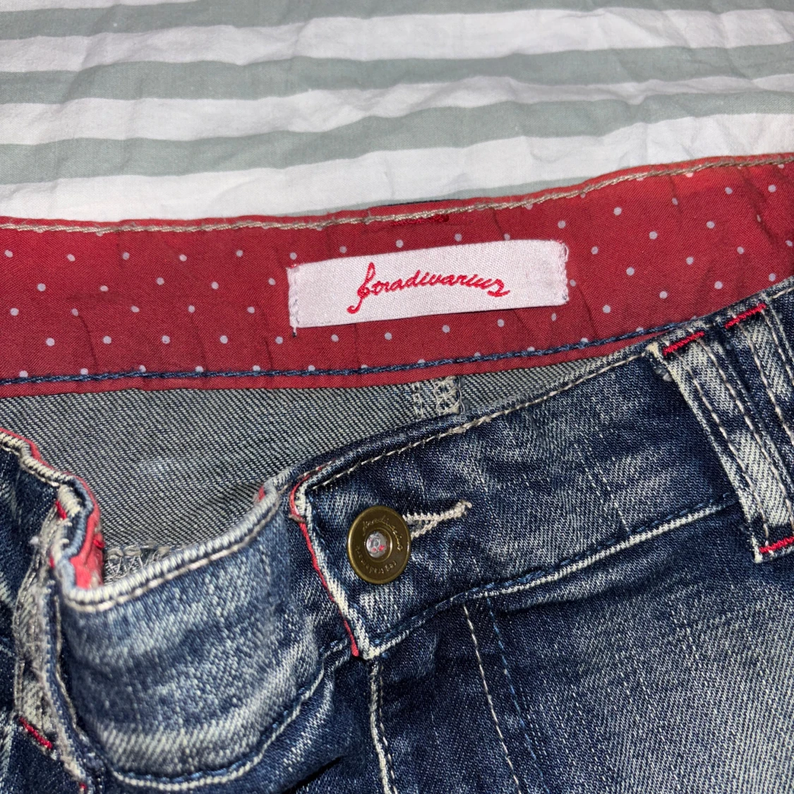 Lågmidjad jeanskjol från Stradivarius - 2