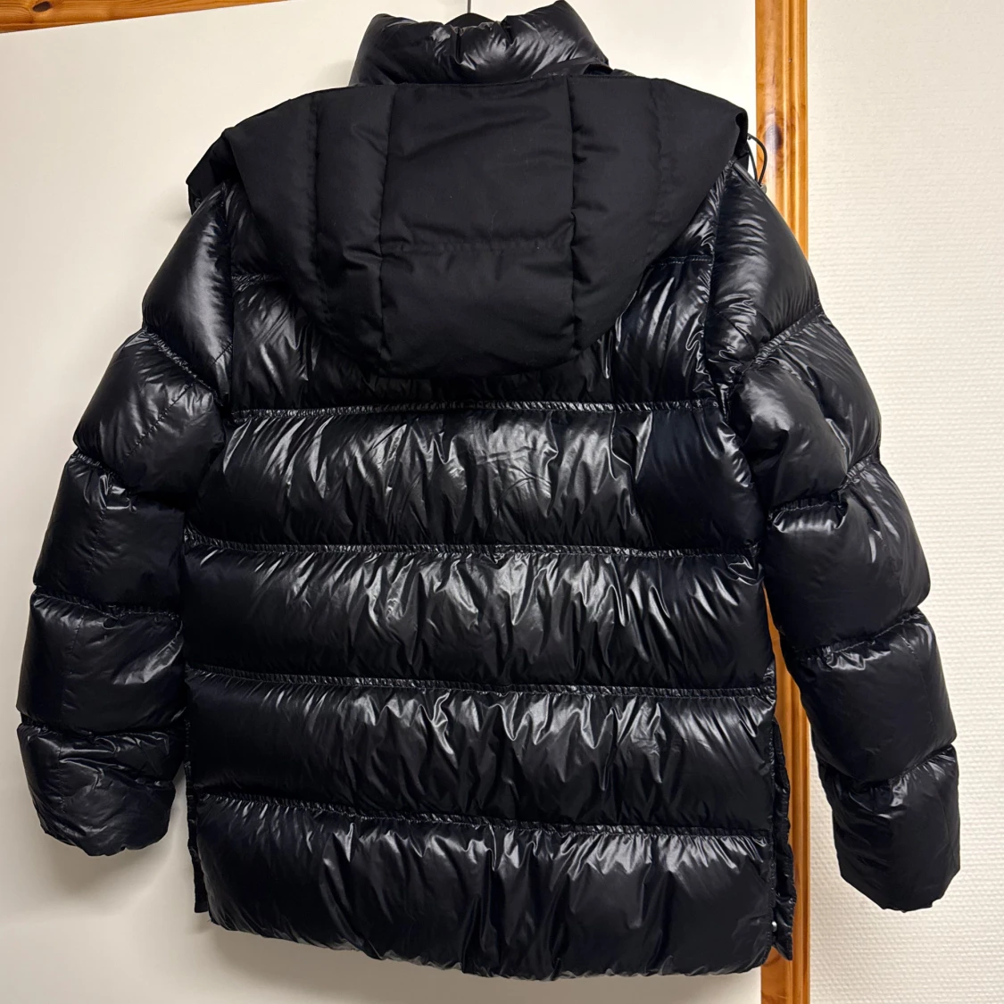 Svart pufferjacka från Massimo Dutti - 2