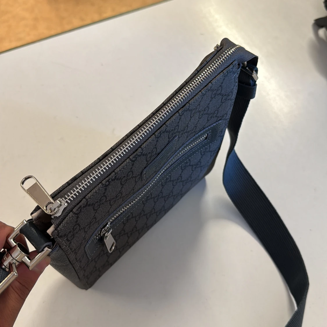 Gucci axelväska i mörkgrå canvas - 3