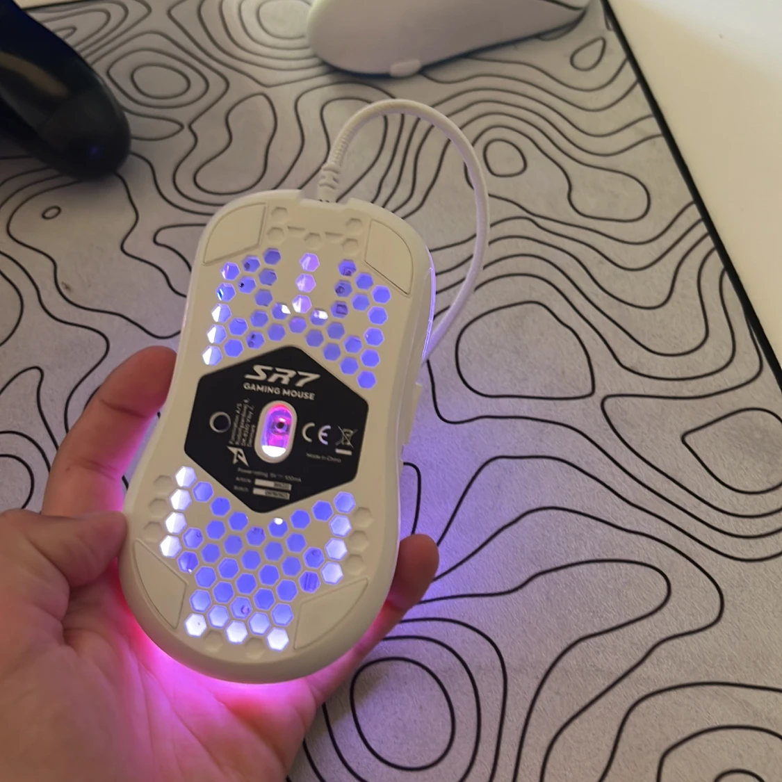 En oanvänd mus  - 2