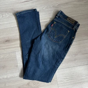 Levis jeans - Nästan helt nya Levis jeans i storlek 29/32!