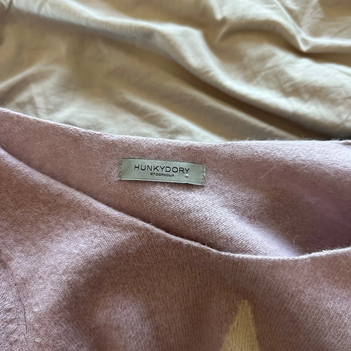 Ljuslila stickad tröja med stjärna Hunkydory - 2