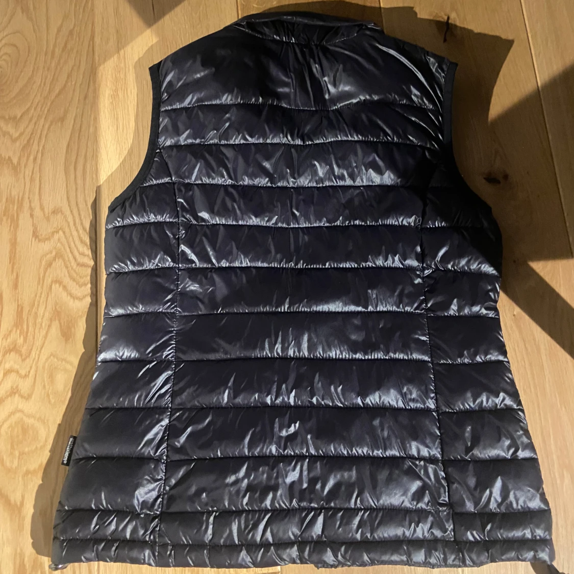Svart dunväst från Aptilo, stl 36 - 1