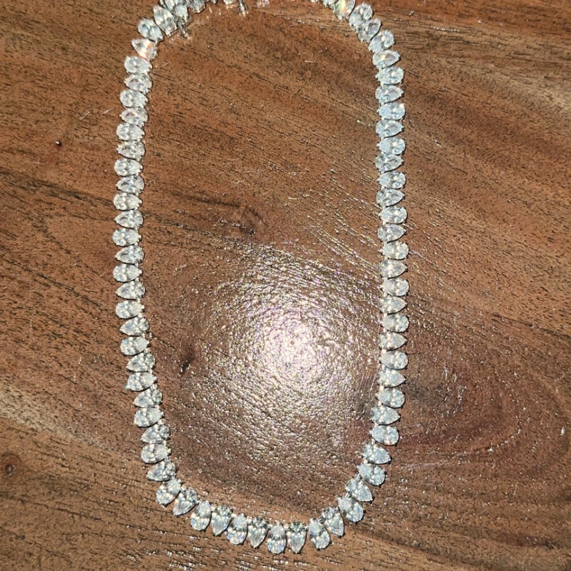 Swarovski halsband med droppformade stenar - 1