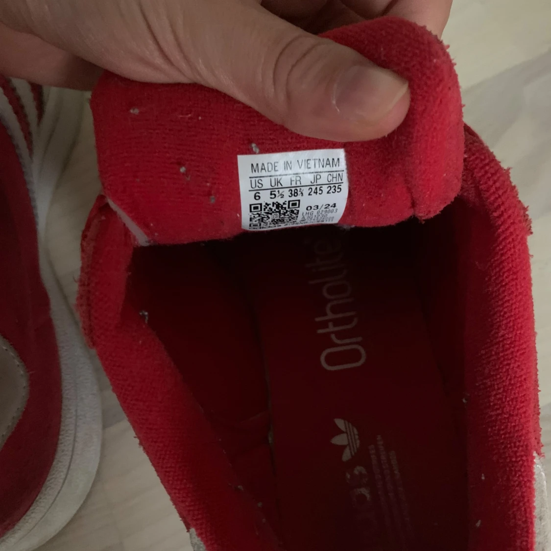 Röda Adidas Campus sneakers i mocka - 2