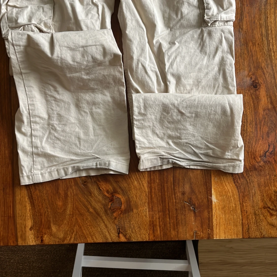 Beiga cargobyxor från Lindex, stl 152 - 2