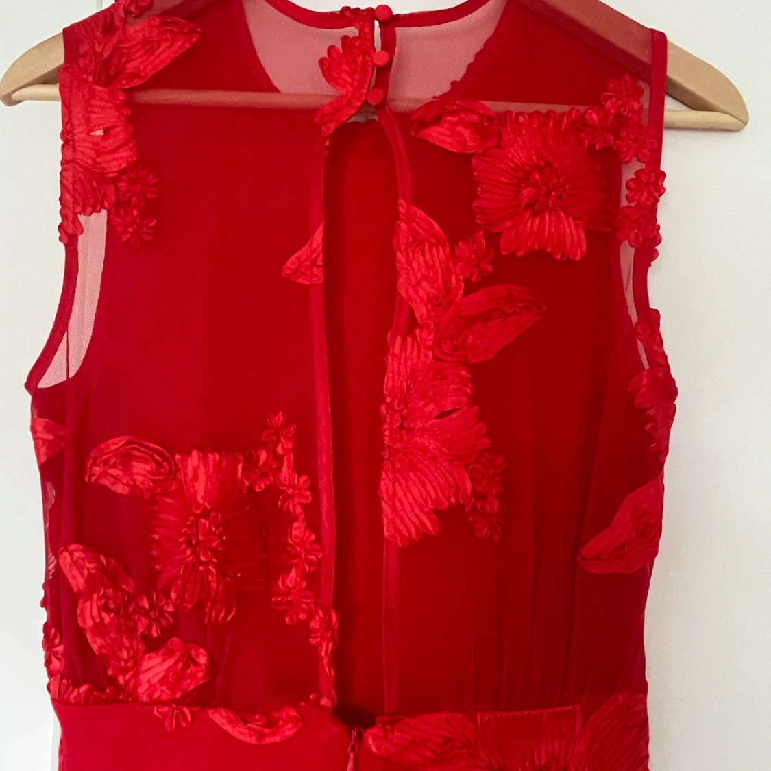 Röd blommig långklänning från YAS - 2