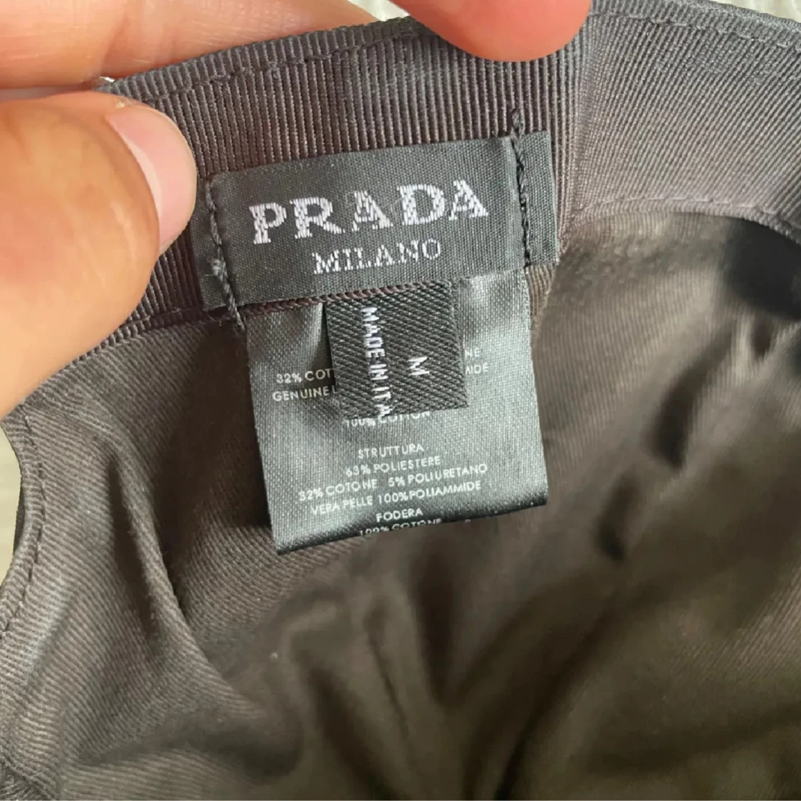 Marinblå keps från Prada  - 3