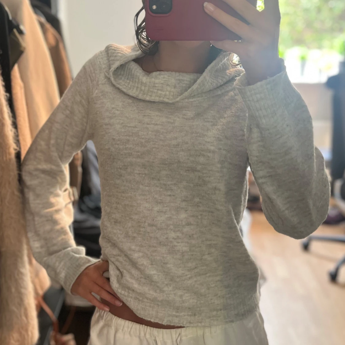 Grå offshoulder stickad tröja H&M - 1