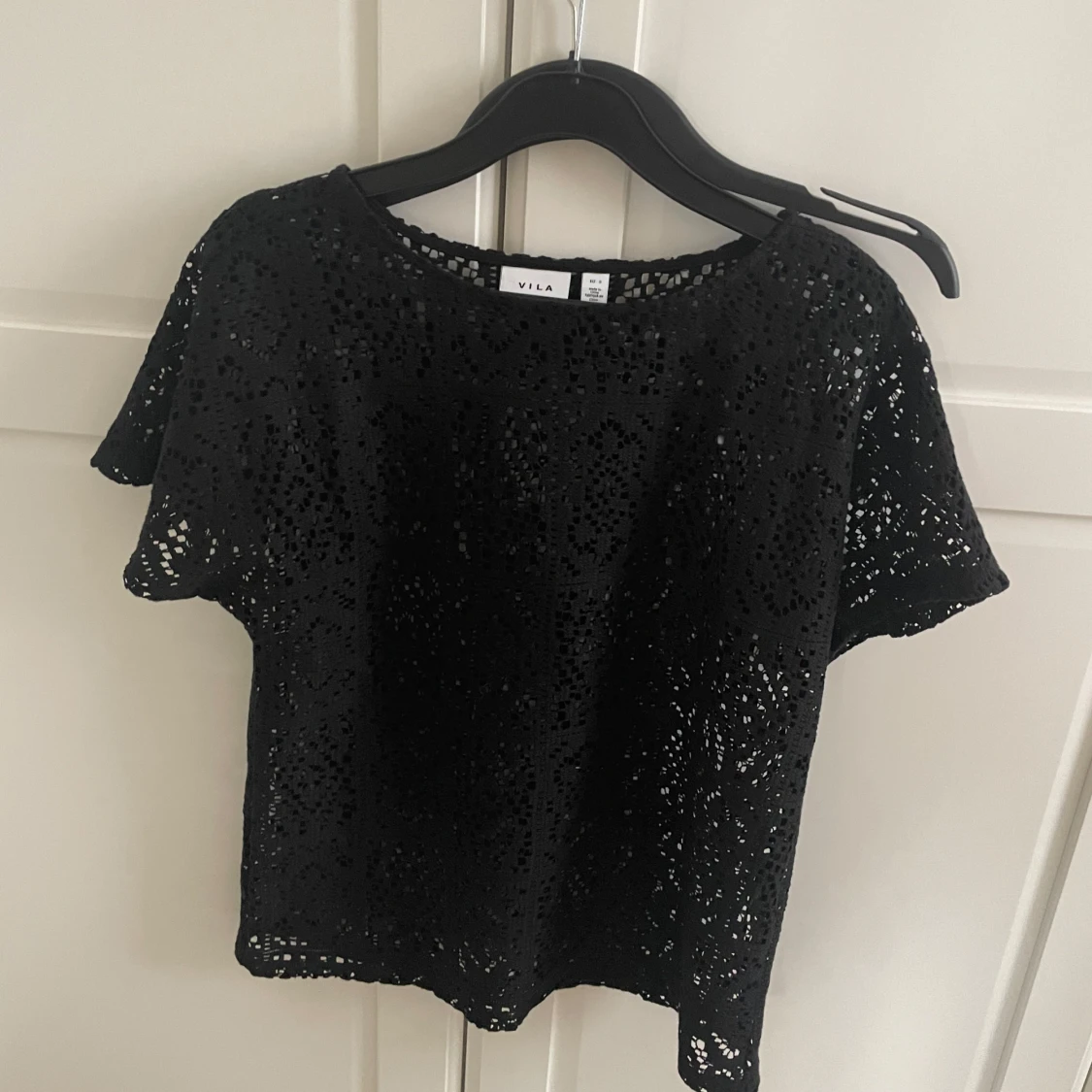Svart spetsblus från Vila, stl S - 1
