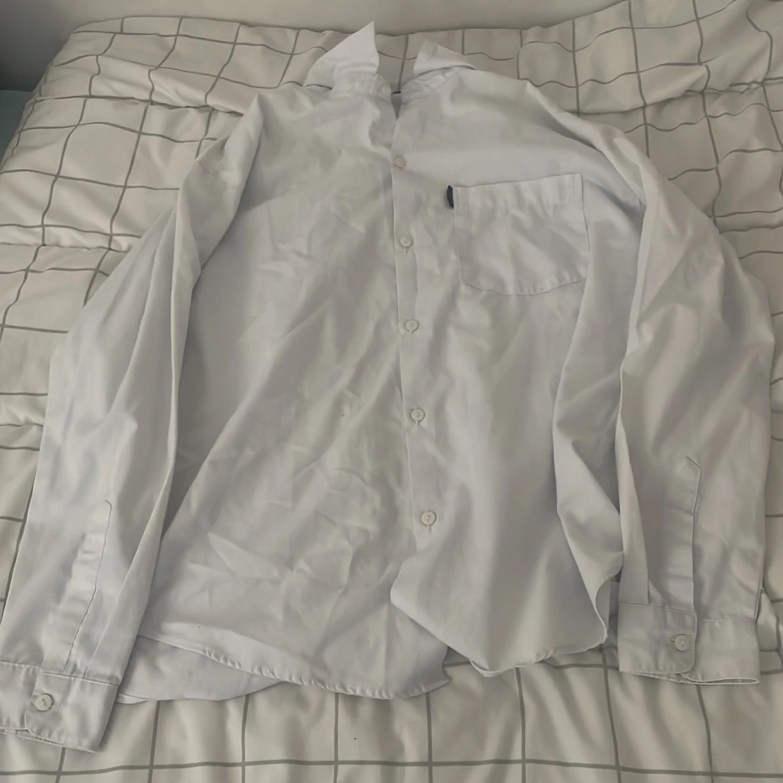 Vit skjorta från Free Wear 158/164