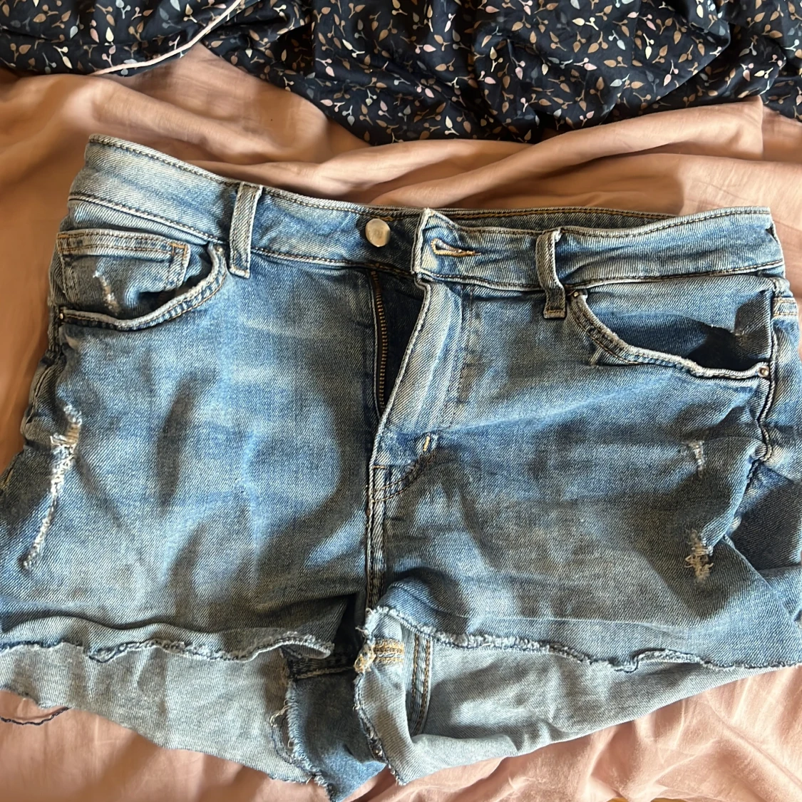 Blå jeansshorts från H&M, strl 44