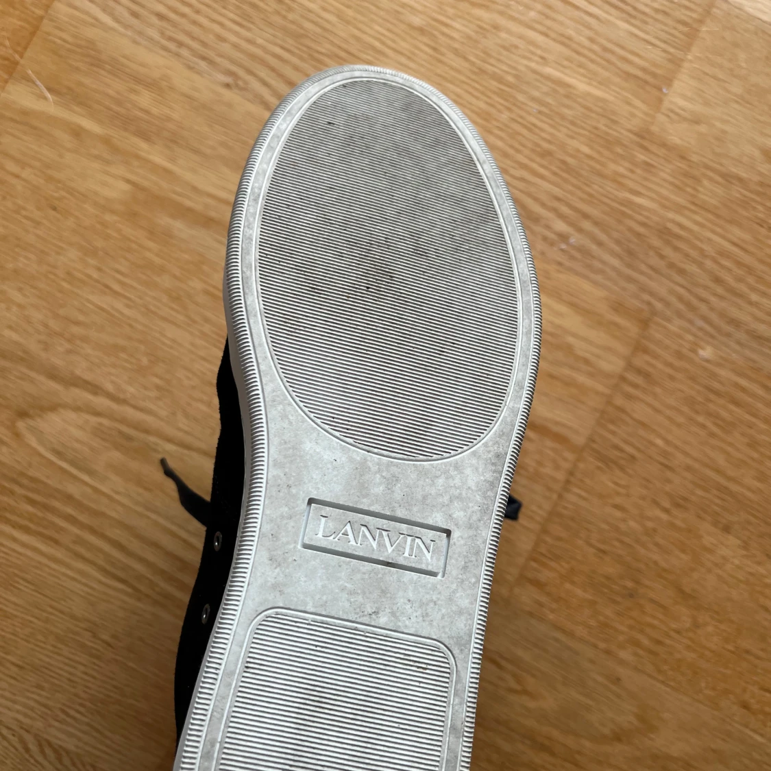 Svarta sneakers från Lanvin i mocka - 3