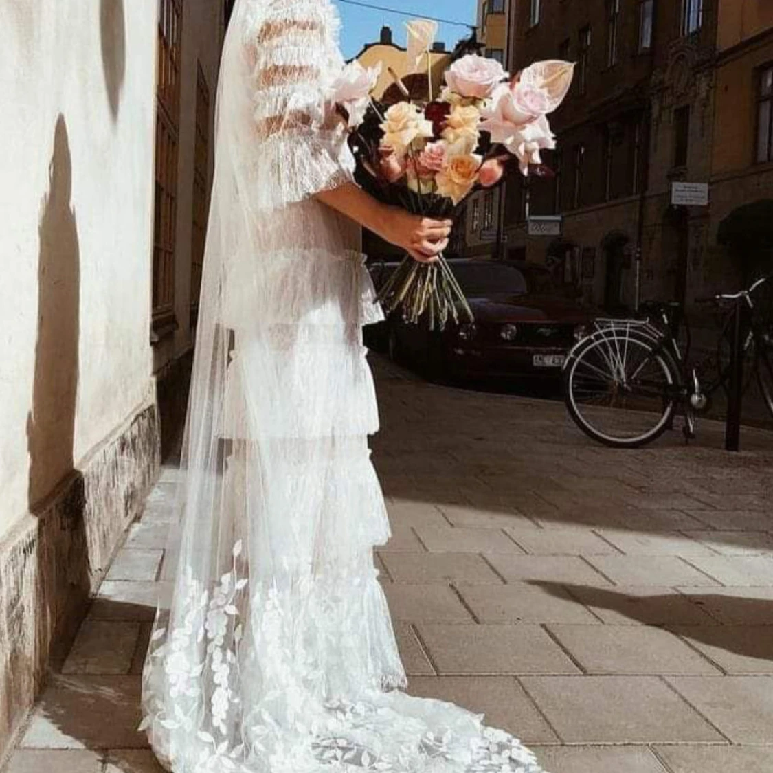 Vit spetsklänning med volanger - 2