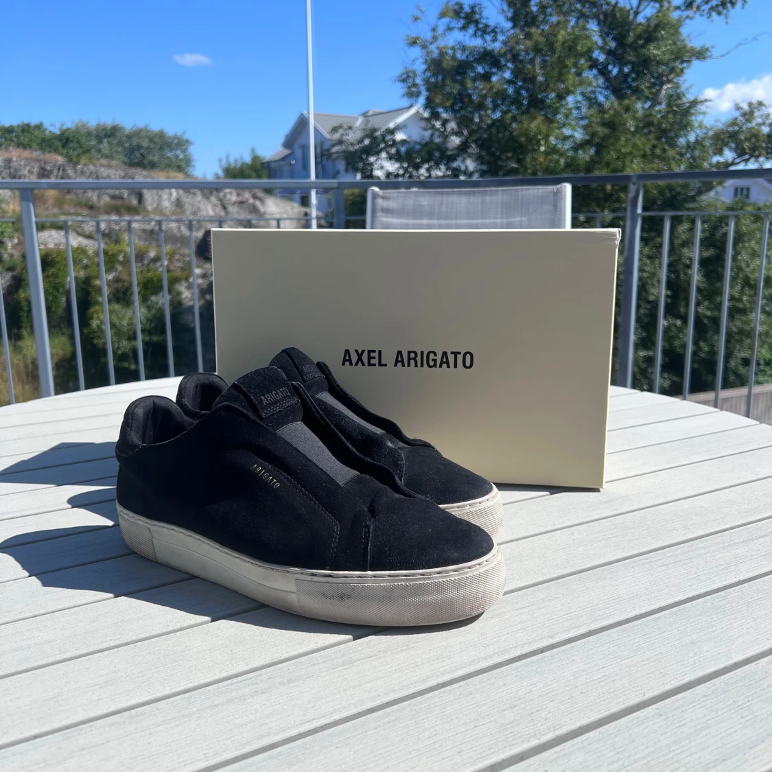 Svarta sneakers från Axel Arigato