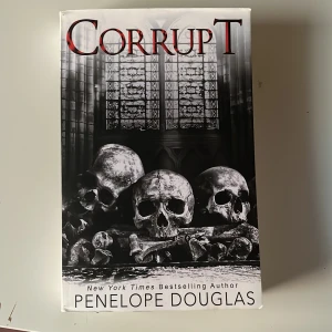 Corrupt bok - rätt så bra skick, rekommenderas att vara lite äldre för att läsa. Köptes för 300, kan sänka prister oxå