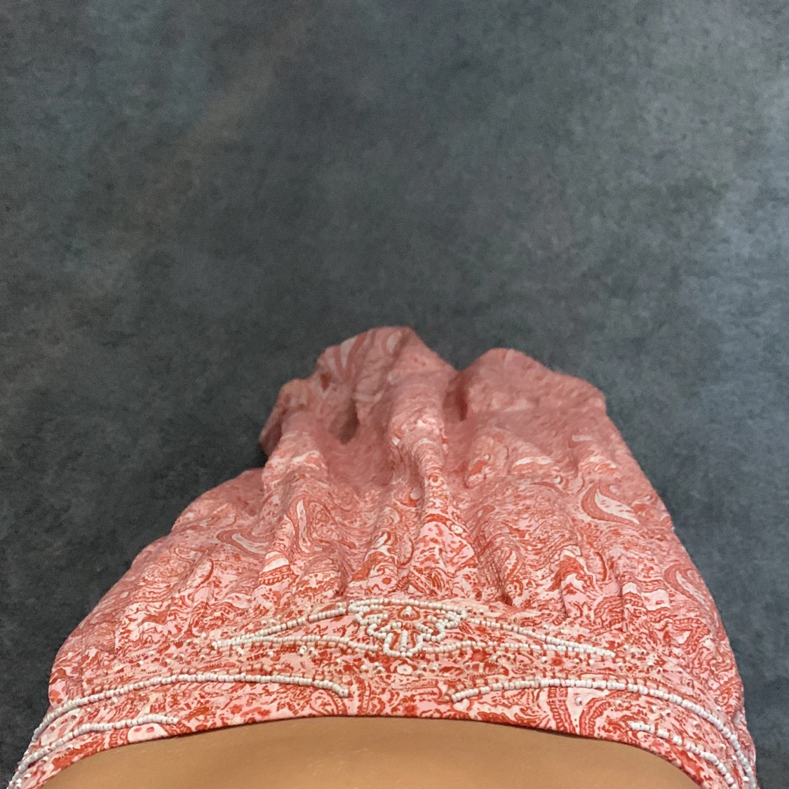 Rosa långkjol med paisleymönster och pärlor - 2