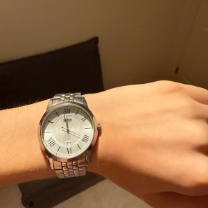 BOSS KLOCKA - Present från min kusin kommer inte till användning nypris runt 2000kr