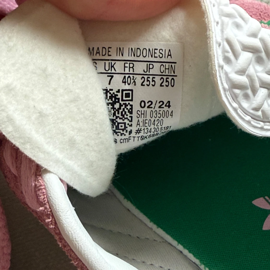 Adidas Gazelle rosa/gröna sneakers - 3