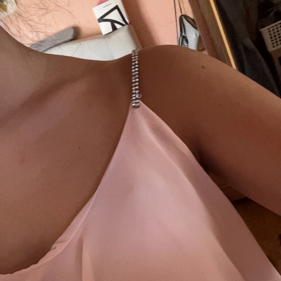 Rosa blus med strass remmar  - 2