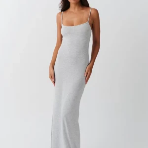 Klänning från Gina  - Jätte fin klänning från Gina som passar både till vardags och finare eftersom man kan klä upp och klä ner, den är så skön och sitter så fint på säljer den då den inte kommer till användning. Helt slutsåld på hemsidan🤗