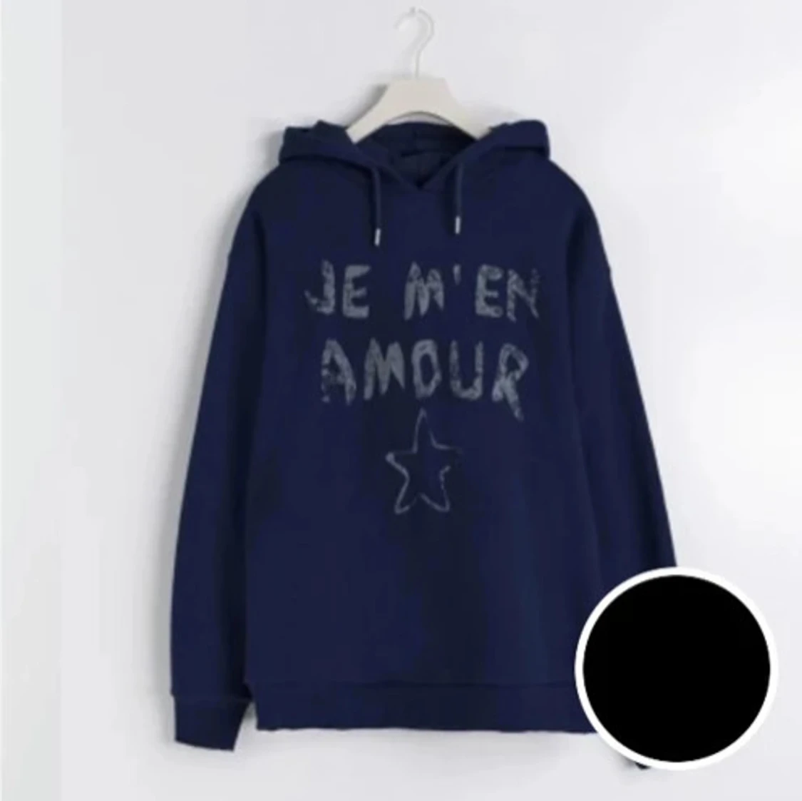 Marinblå hoodie Gina Tricot med glittertext