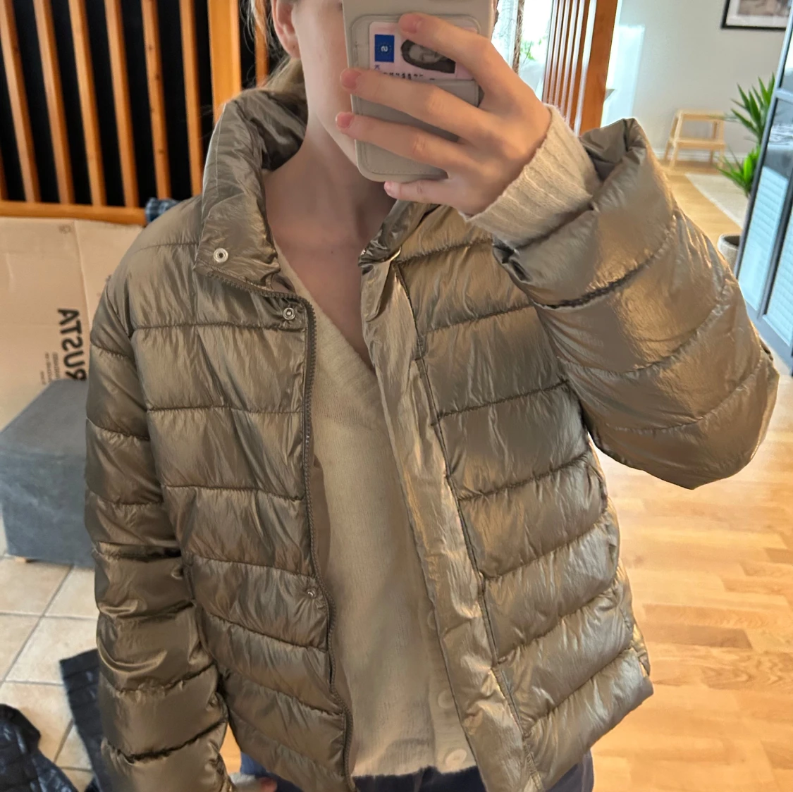 Silverfärgad pufferjacka från Zara