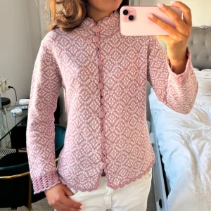 Kofta! - Så snygg kofta perfekt till sommaren till vita jeans tex 