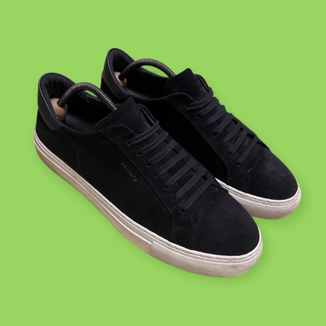 Svarta sneakers från Axel Arigato