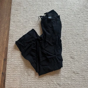 Svarta linnebyxor från H&M  - Svarta linnebyxor från H&M🫶🏼🩷