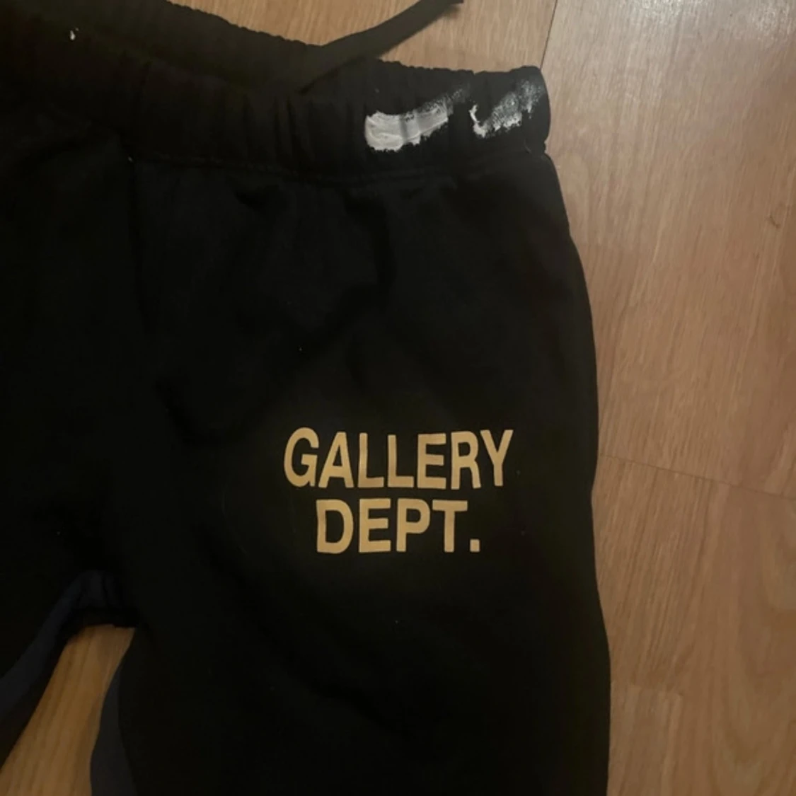 Svarta byxor från Gallery Dept. - 1