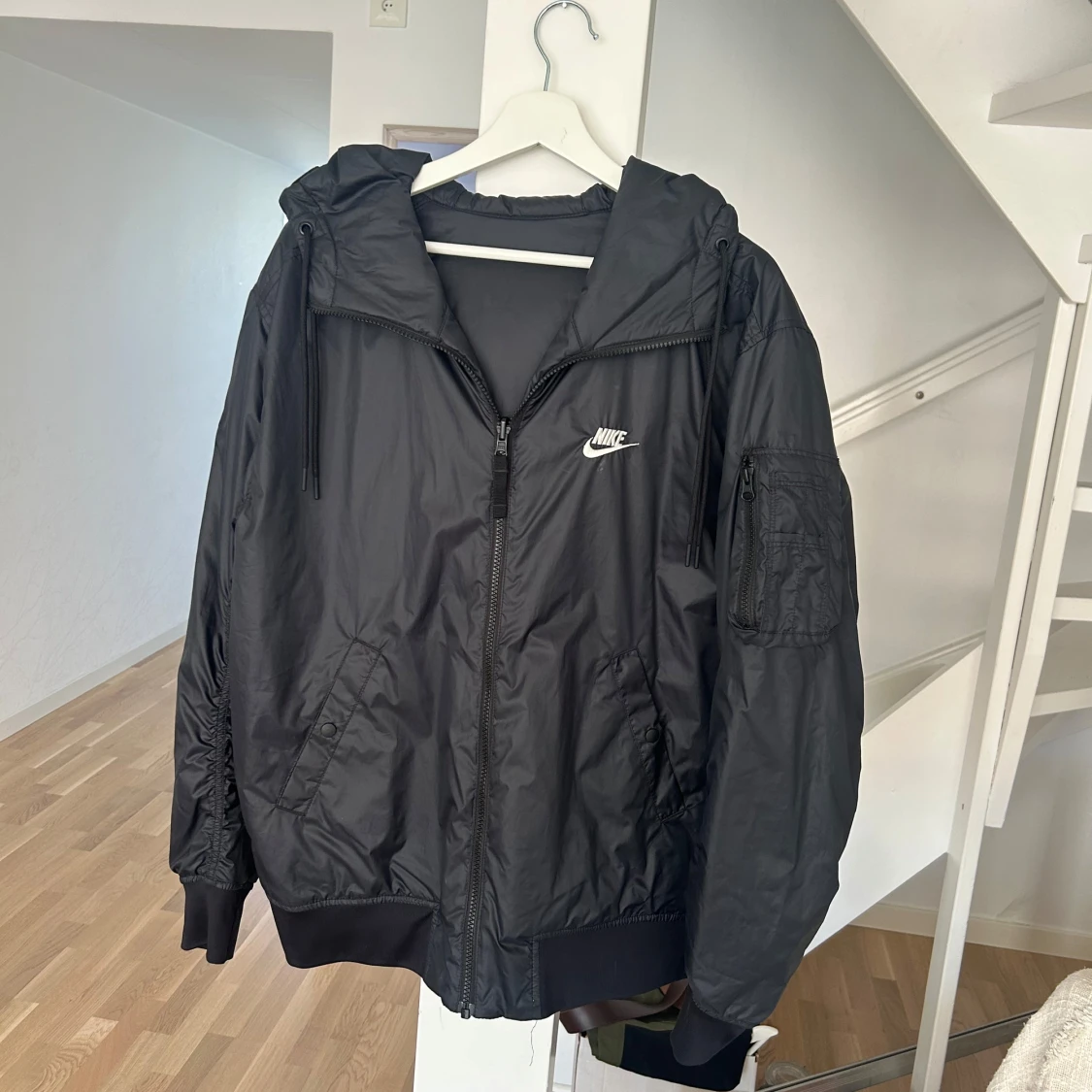 Svart och vit jacka från Nike