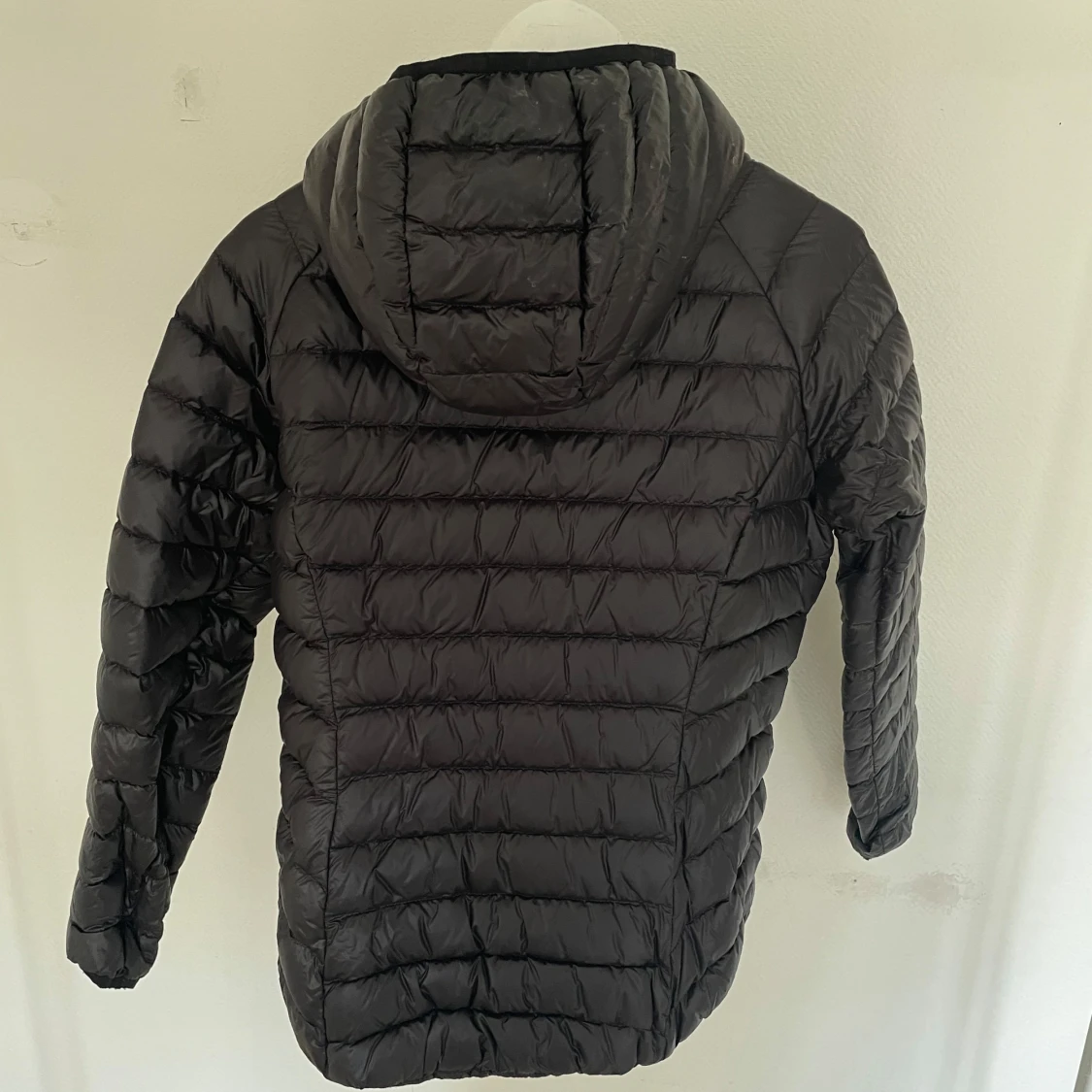 Svart dunjacka från McKinley - 1