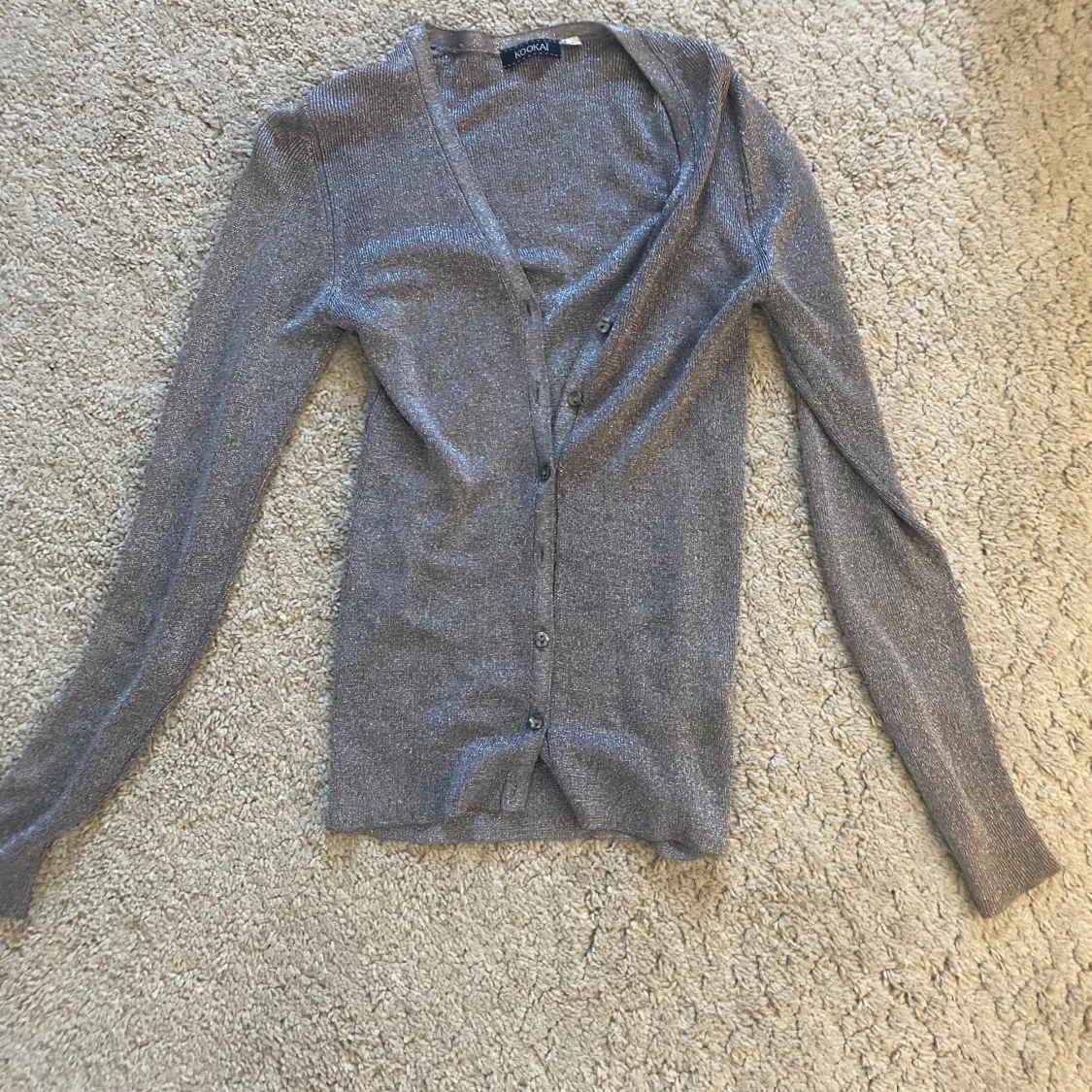 Glittrig grå kofta från Kookai - 1