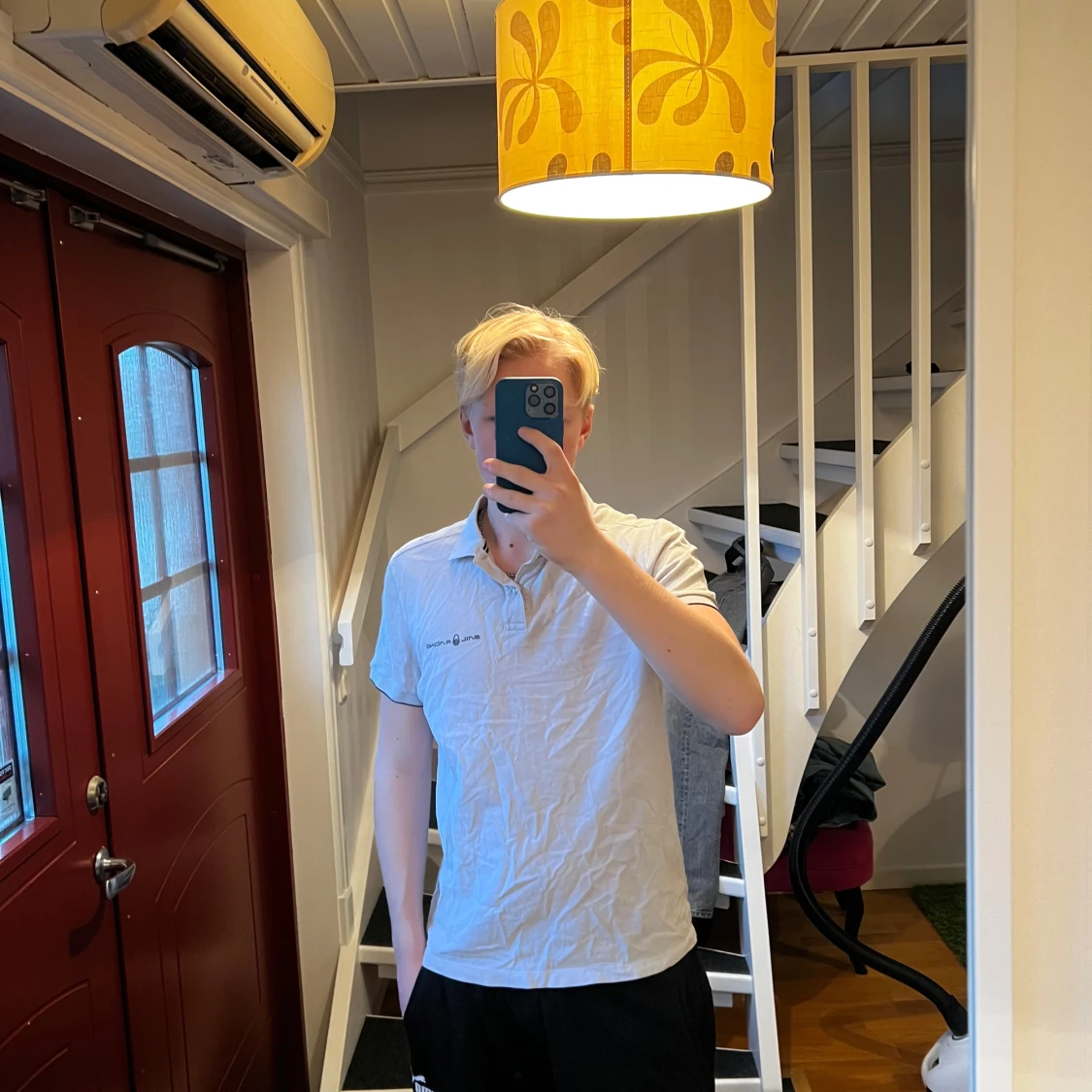 Vit kortärmad pikétröja från Sail Racing