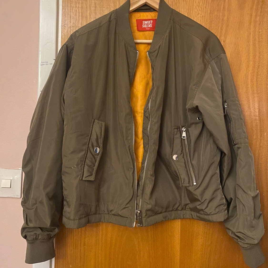 Olivgrön bomberjacka från Sweet Skts - 3
