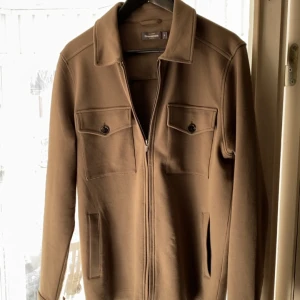 Ny overshirt! - 🔵säljer denna splitter nya overshirten som endast har testats, storlek M, hör av er vid funderingar osv🤝