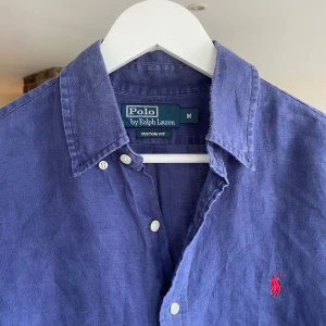 Ralph lauren linneskjorta  - Säljer denna rikigt feta Ralph lauren linneskjortan!⭐️Storlek M!🙌Skick : 9,5/10!🤝Hör gärna av er om ni har funderingar!👍